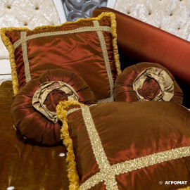 Комплект постільний покривало (1), подушки (7) класика (9 частин)